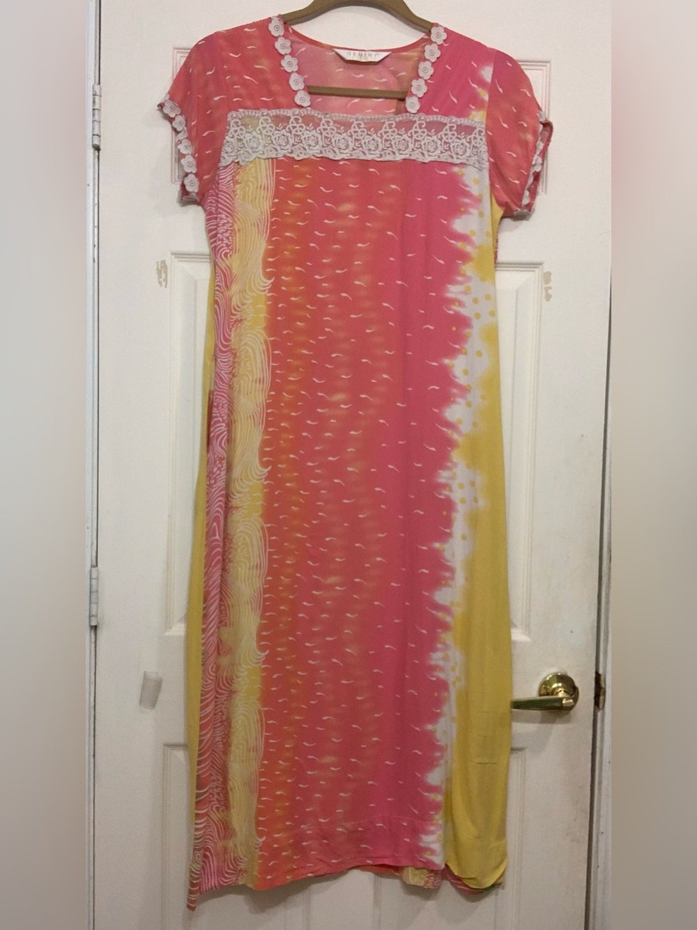 Vintage Gemini Pink & Yellow Floral Lace Trim Lounge Dress. 3624